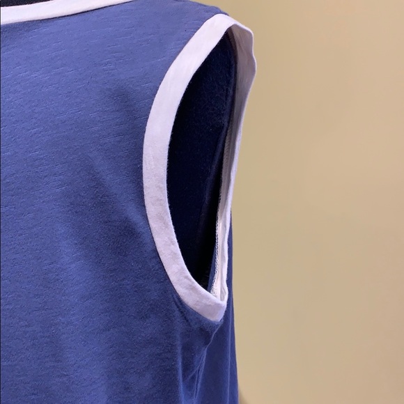 NWT sleeveless side knot shirt - Picture 4 of 4